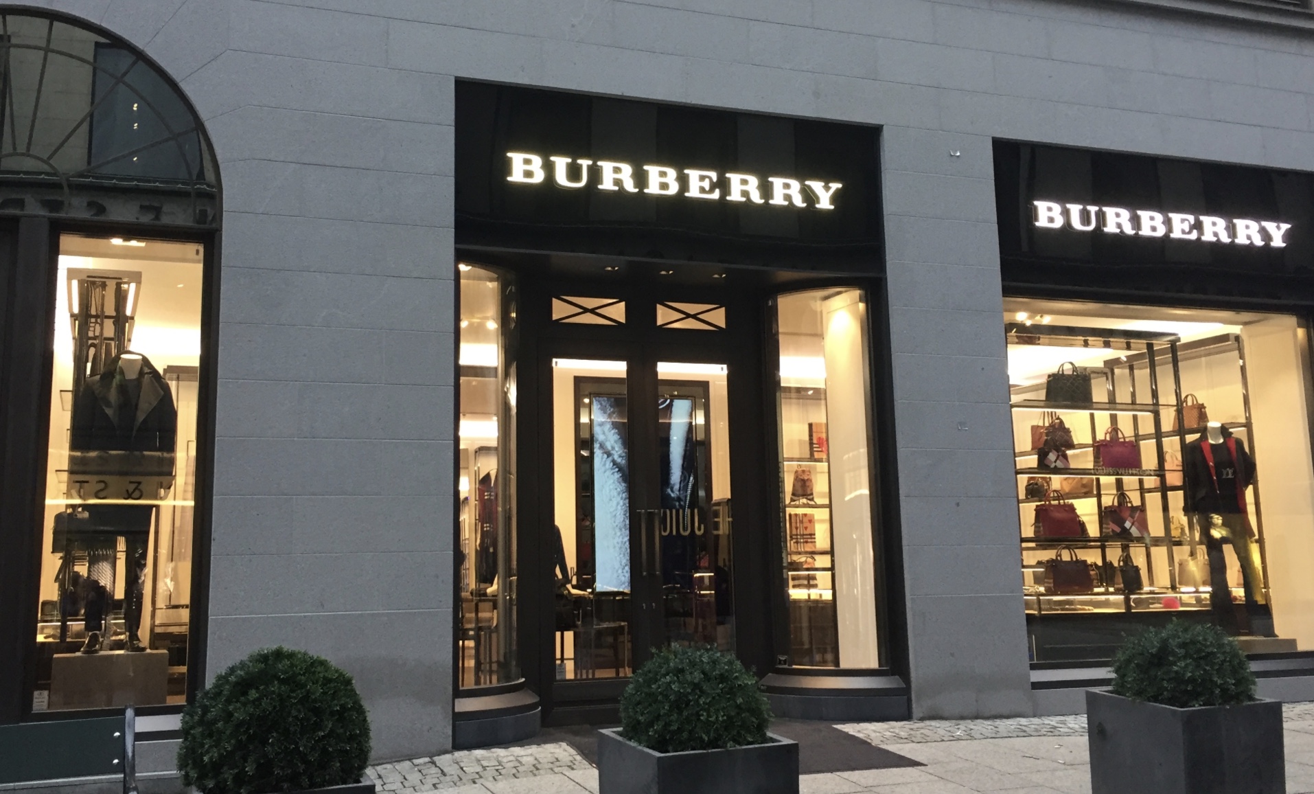 The History of the Iconic Fashion House Burberry - Eleven Magazine