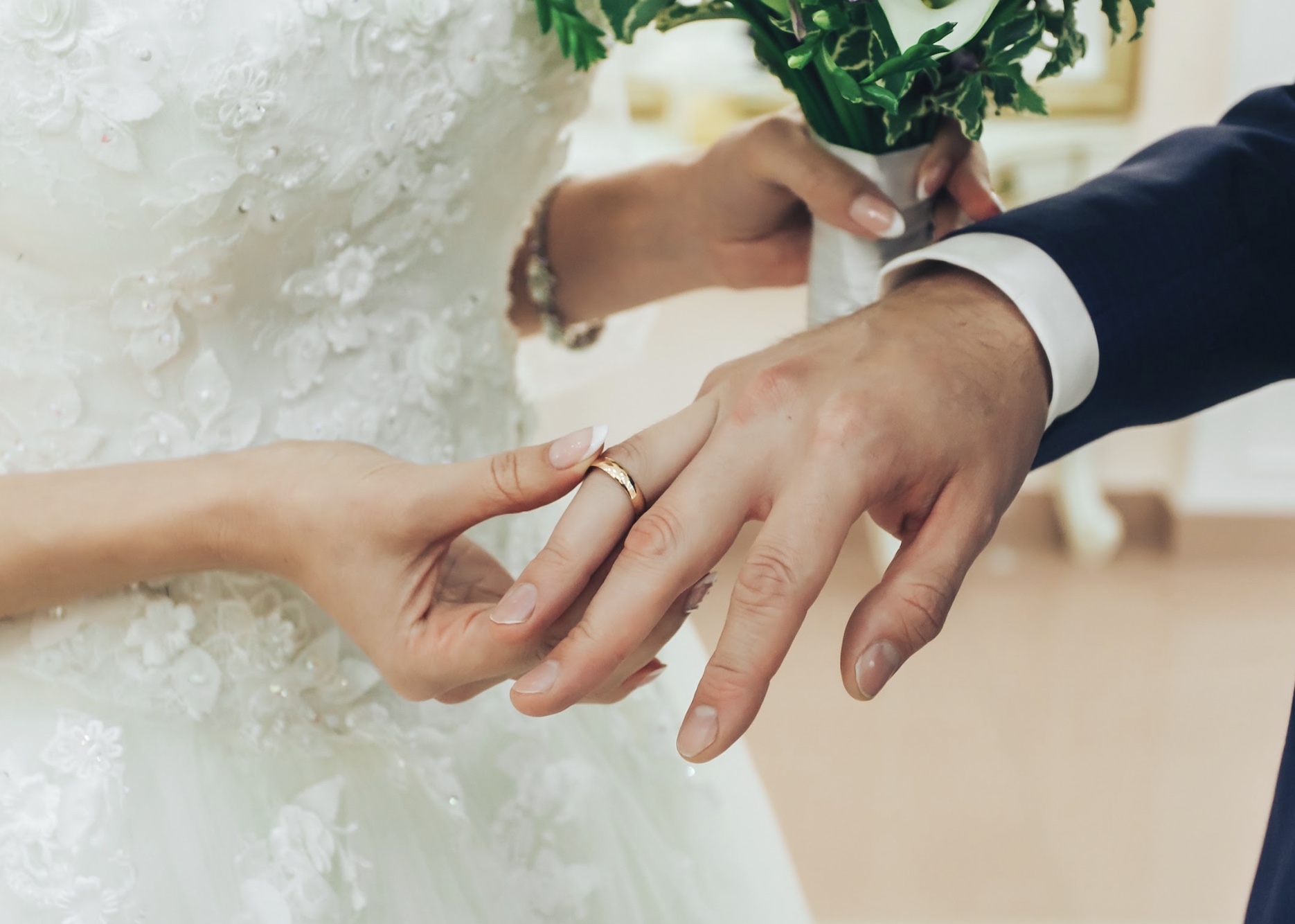 6 Pro Tips On Shopping For Wedding Bands - Eleven Magazine