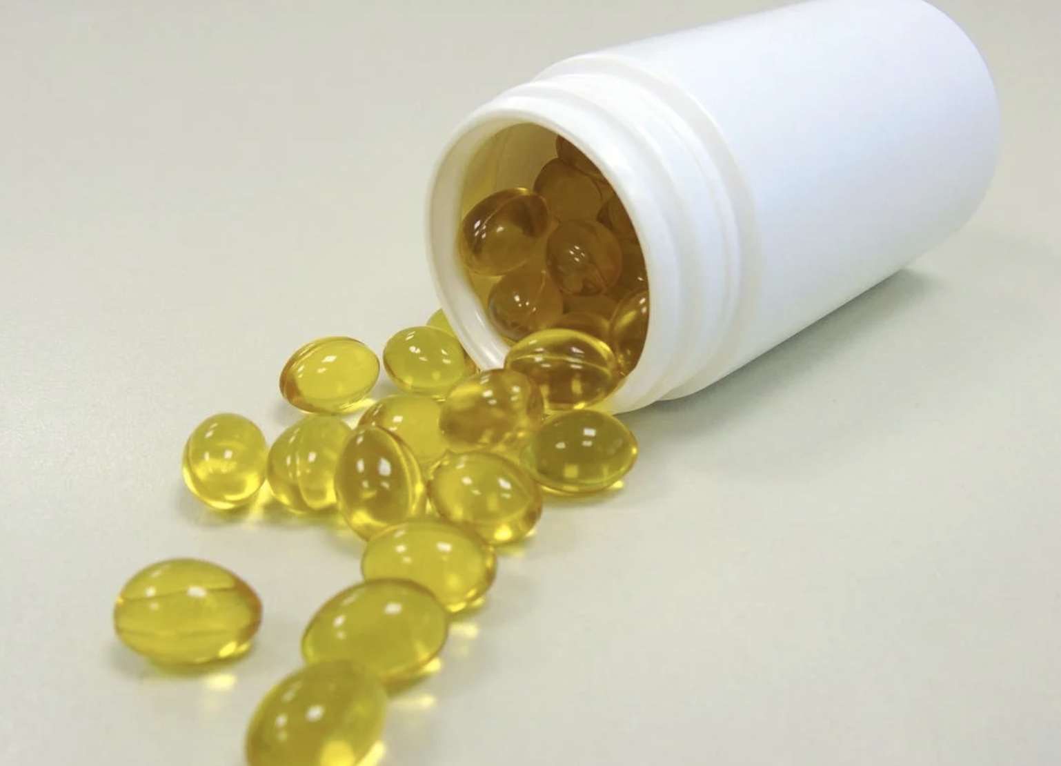 The Pros and Cons of Dietary Supplements