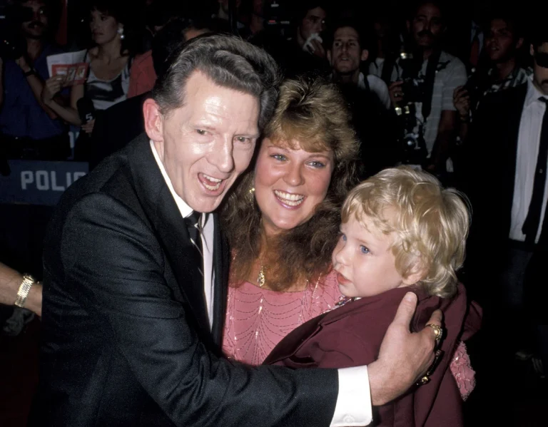 jerry-lee-lewis-with-his-family