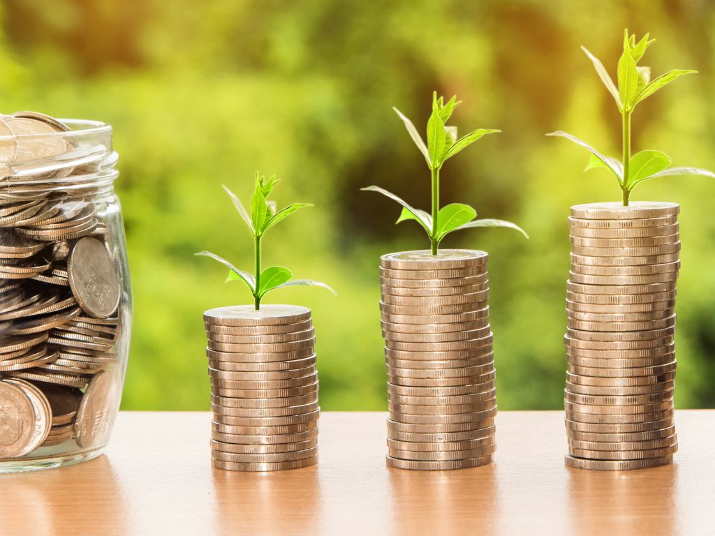 how-youngsters-should-focus-on-saving-money