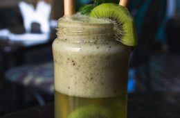 Kiwi fruit shake